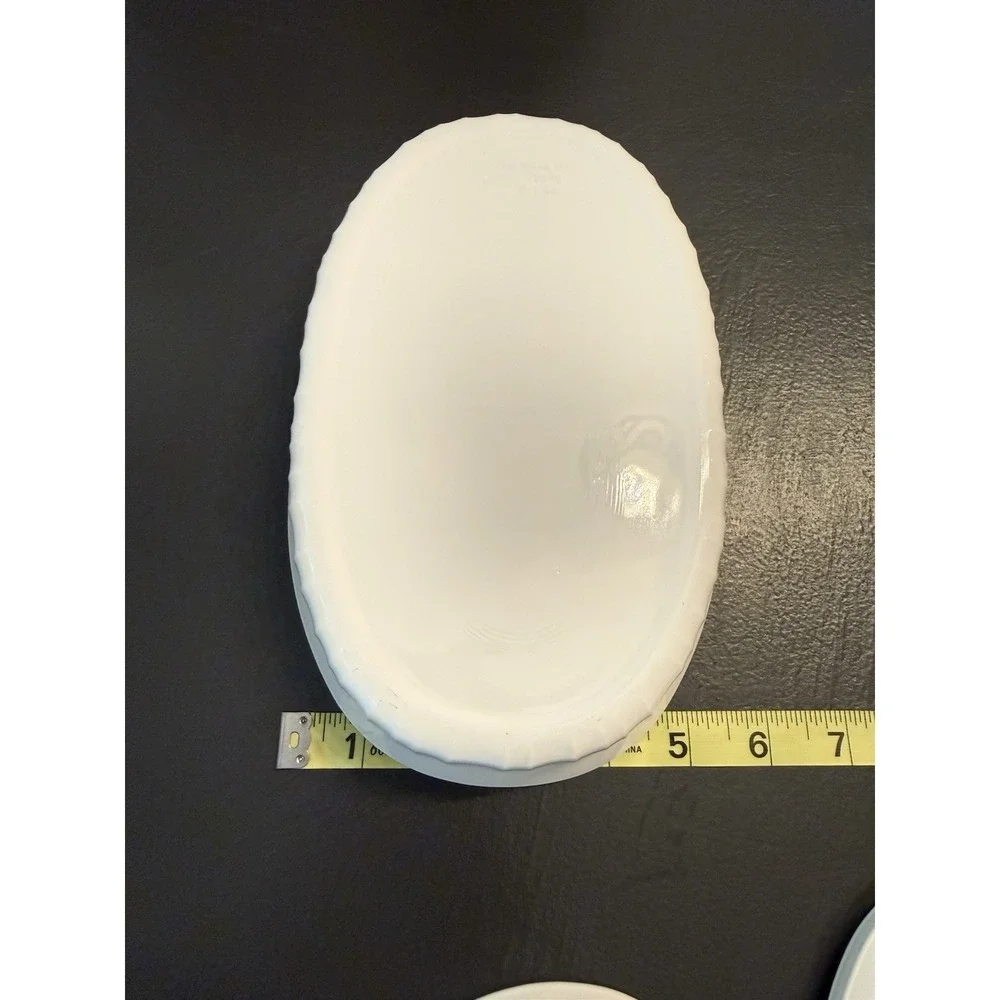 Corning Ware Set of 2 French White Individual Stoneware  & Seals 15 oz & 23 oz